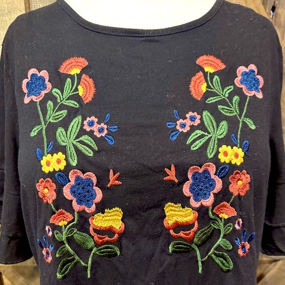 EUC Amaryllis Black Ruffle Sleeve Floral Embroidered Top Sz L - Picture 5 of 16